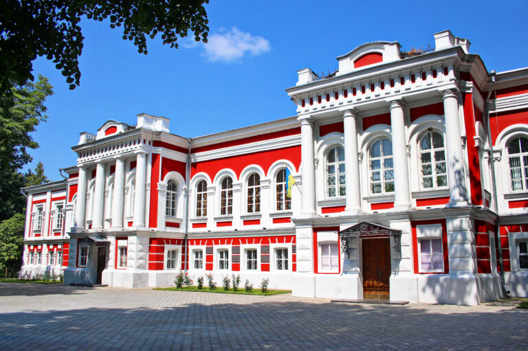 Долучайтесь до віртуальної мандрівки Глухівським національним педагогічним університетом